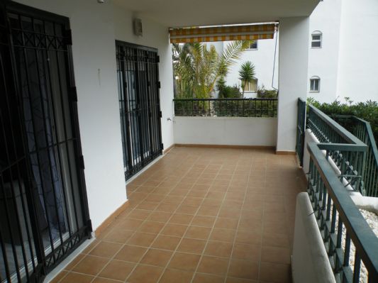 En venta Apartamento en planta baja, Calahonda, Málaga, Andalucía, España
