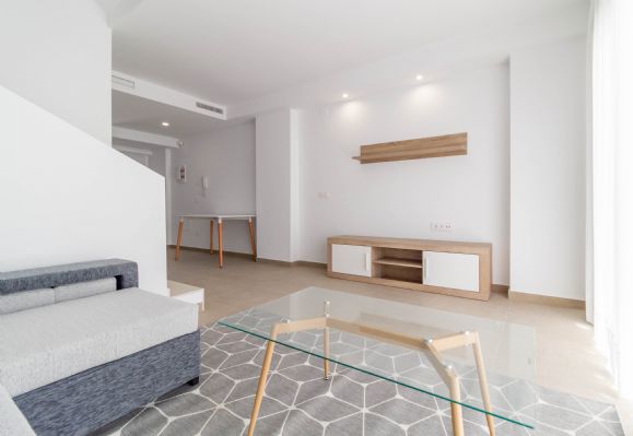En venta Casa adosada moderna de nueva construcción, Guardamar del Segura, Alicante, Comunidad Valenciana, España