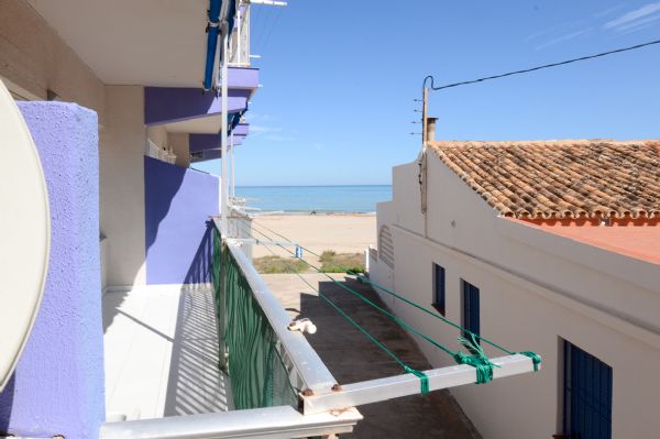En venta Apartamento en primera línea de playa, Dénia, Alicante, Comunidad Valenciana, España