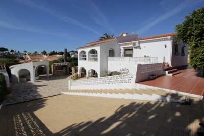 En venta Villa, L'Alfàs del Pi, Alicante, Comunidad Valenciana, España